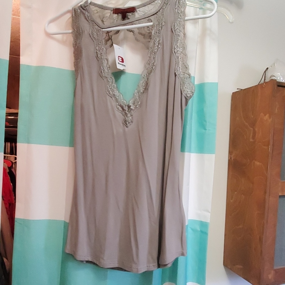 Blouse - Picture 2 of 3